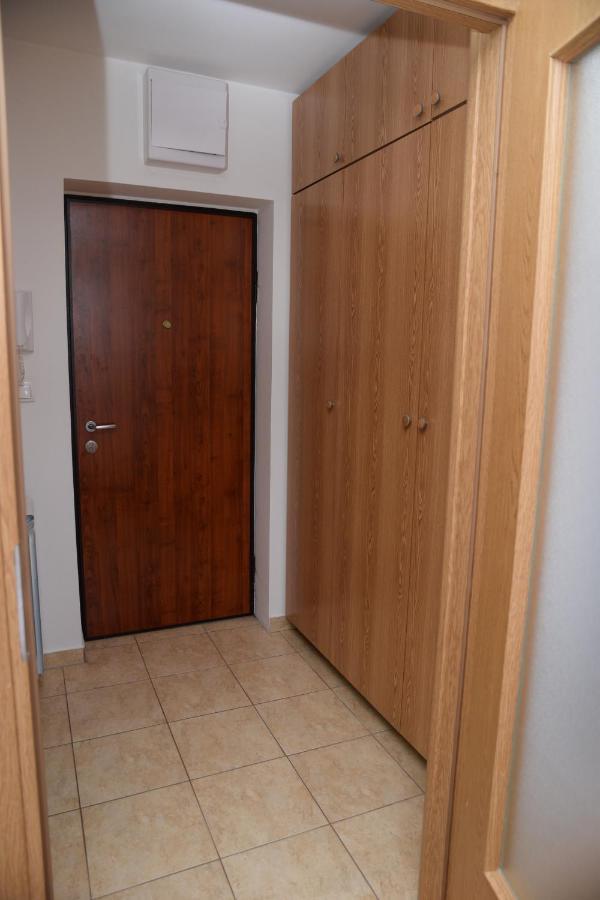 Studio Apartman Lukavica SJJ Exterior photo