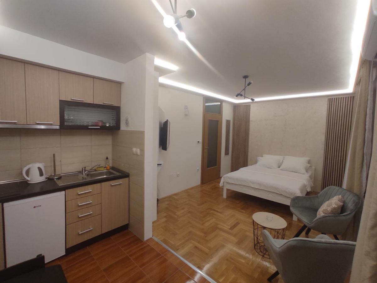 Studio Apartman Lukavica SJJ Exterior photo